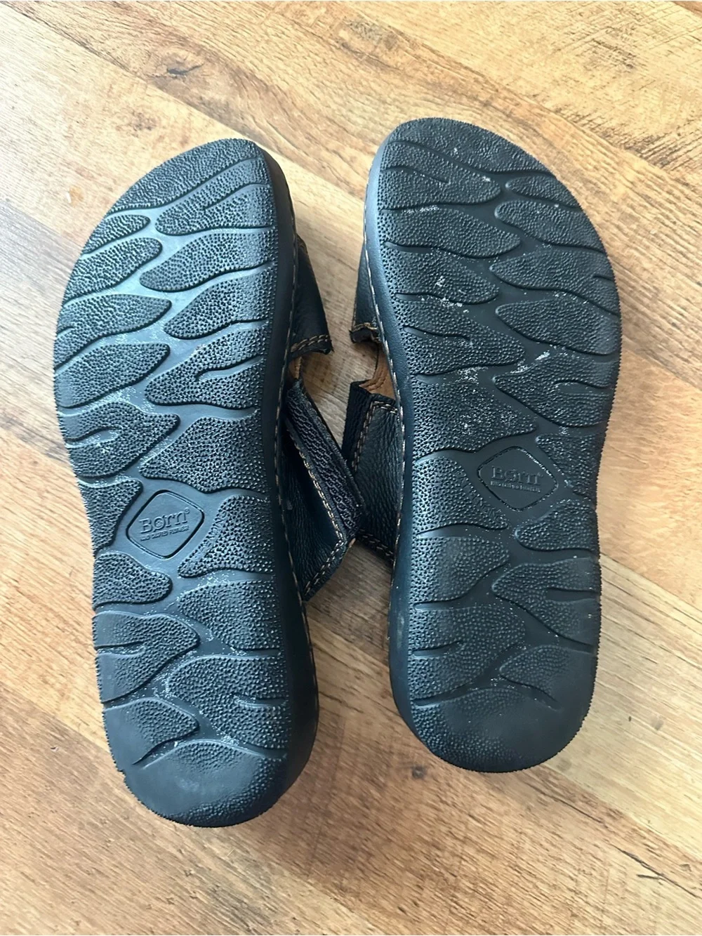 Born comfortable black